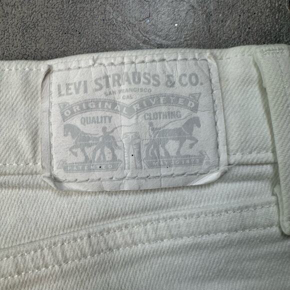 Levi's White Denim Cut Off Jean Shorts Womens Sz 28 Distressed Raw Hem Mid Rise - Picture 6 of 10